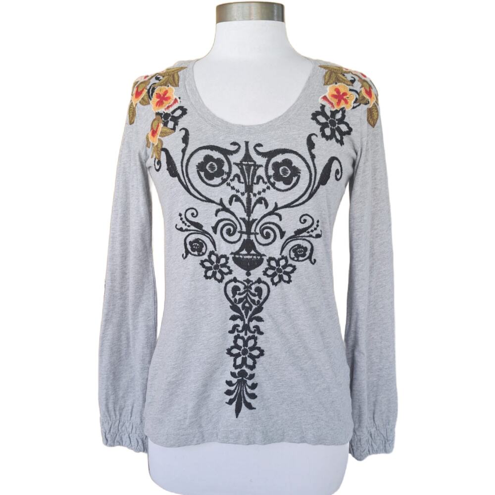 JOHNNY WAS Gray Floral Embroidered Long Sleeve Tee Small Scoop Neck Top
